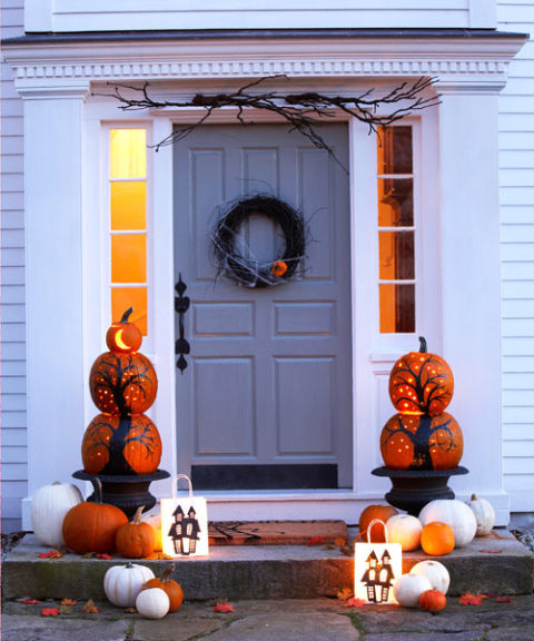 SPOOKY HALLOWEEN DECORATIONS FOR YOUR ENTRYWAY - The Copper Goose