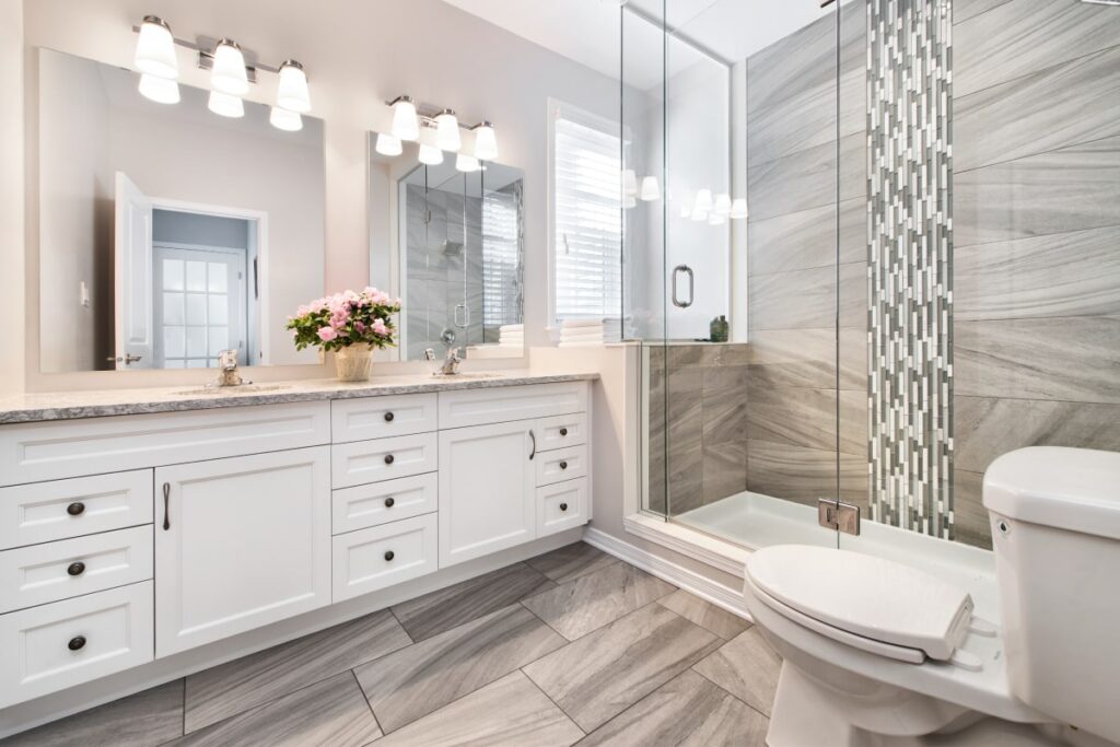 How to Choose the Right Bathroom Cabinets for Your Home